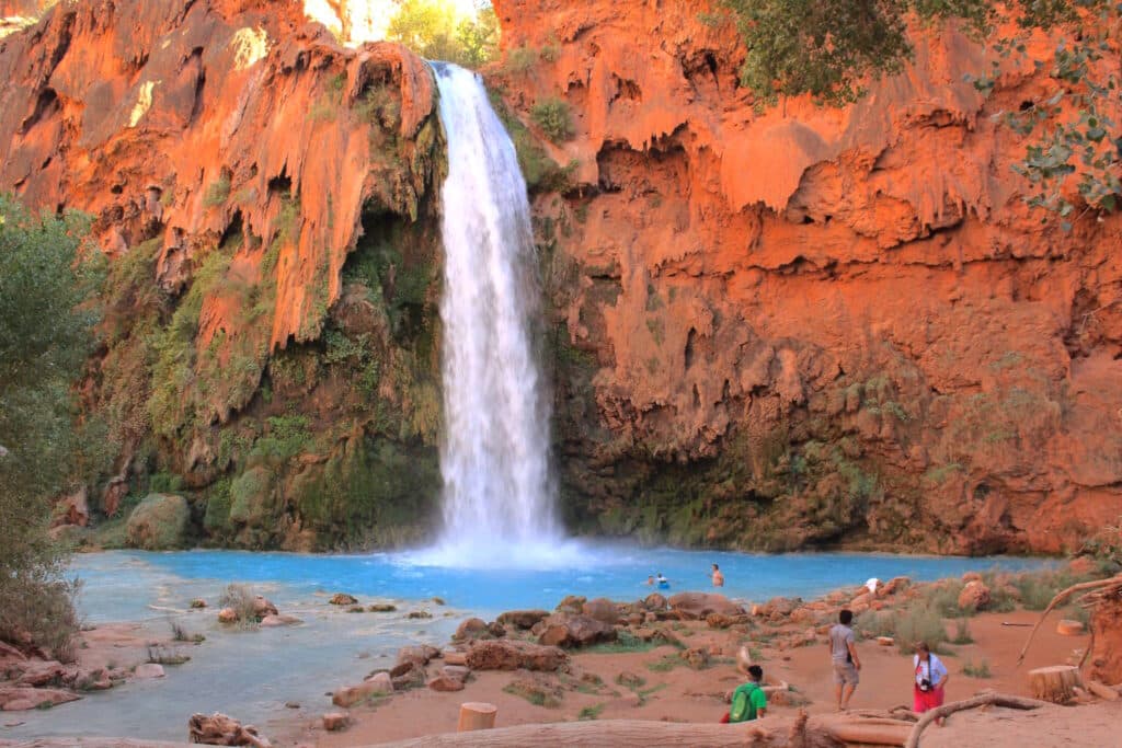 people recreating at havasu falls