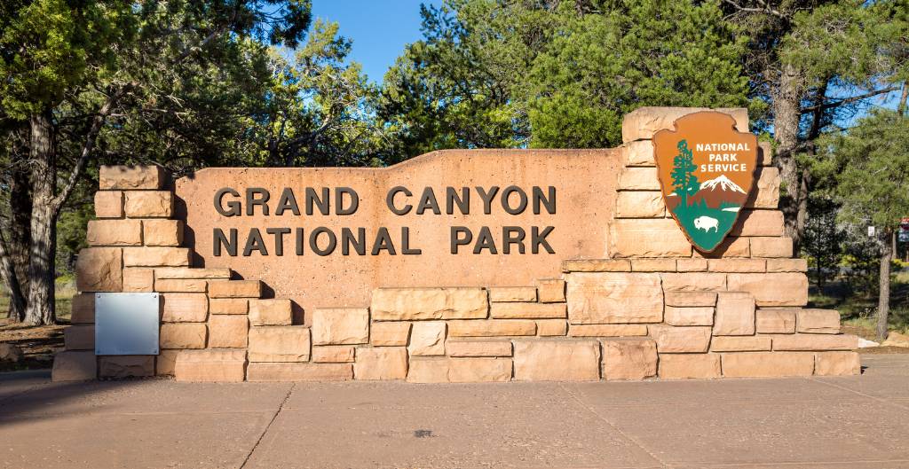 grand canyon national park entrance sign